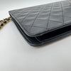 CHANEL Vintage Classic Flap - Cuir d'agneau matelassé noir - Bijouterie dorée