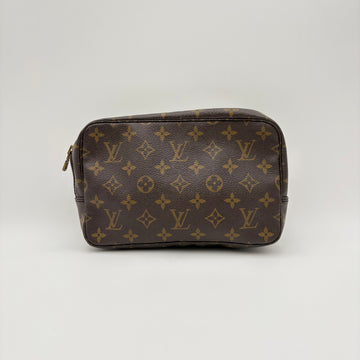 La Trousse de Toilette 23