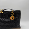 Lady Dior Noir Cannage en Cuir d’Agneau et Bijouterie Dorée