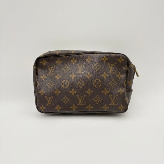 La Trousse de Toilette 23