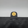 CHANEL Vintage Classic Flap - Cuir d'agneau matelassé noir - Bijouterie dorée