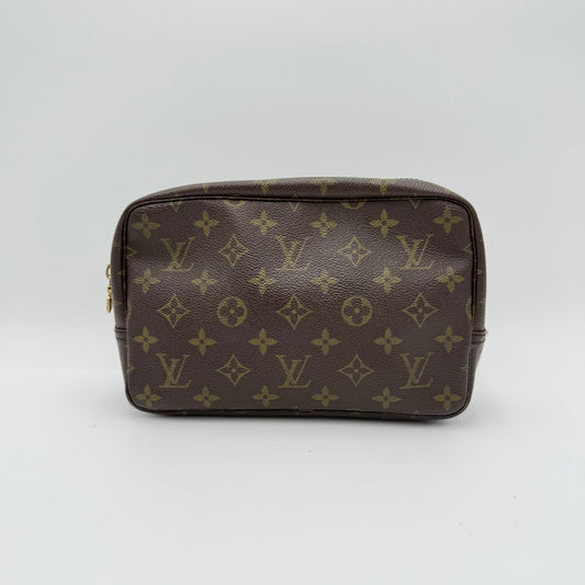 La Trousse de Toilette 23
