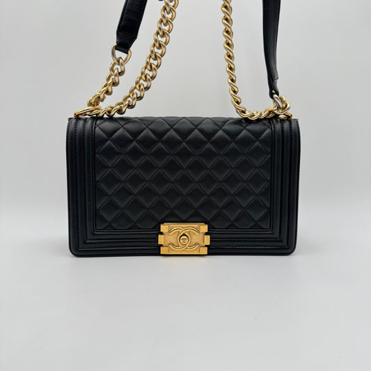 Chanel Boy Noir – Cuir de Veau – Bijouterie Dorée