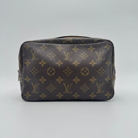 La Trousse de Toilette 23