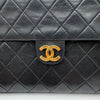 CHANEL Vintage Classic Flap - Cuir d'agneau matelassé noir - Bijouterie dorée