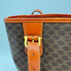 Le Bucket