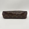 La Trousse de Toilette 23