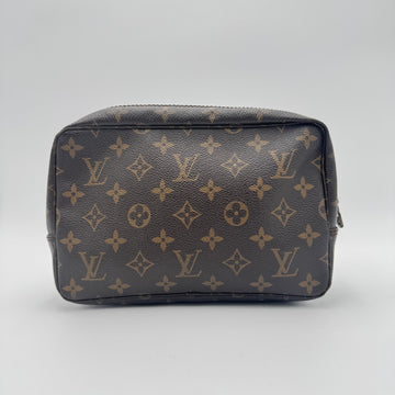 La Trousse de Toilette 23