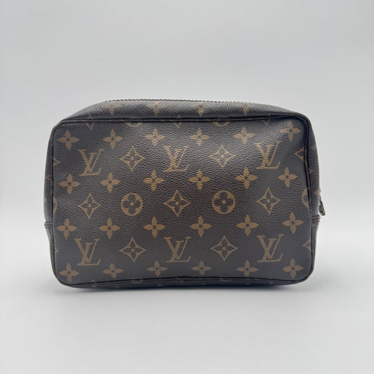La Trousse de Toilette 23
