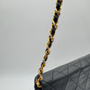CHANEL Vintage Classic Flap - Cuir d'agneau matelassé noir - Bijouterie dorée