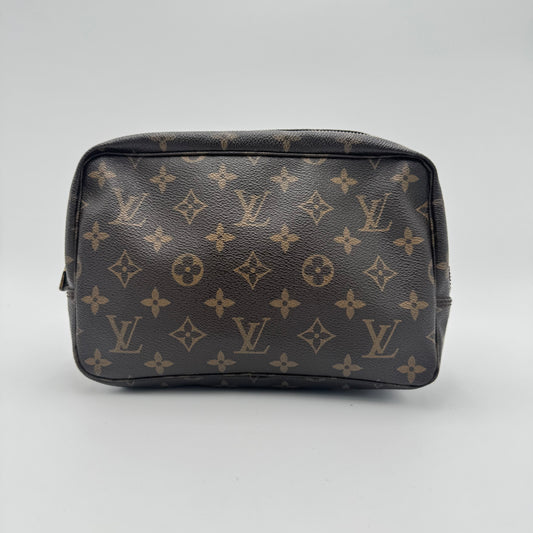 La Trousse de Toilette 23