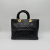 Lady Dior Noir Cannage en Cuir d’Agneau et Bijouterie Dorée