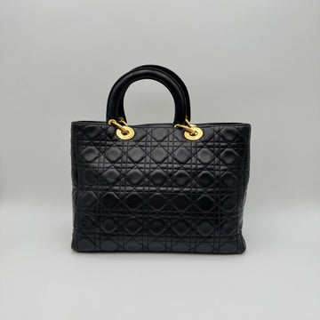 Lady Dior Noir Cannage en Cuir d’Agneau et Bijouterie Dorée