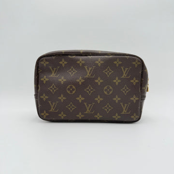 La Trousse de Toilette 23