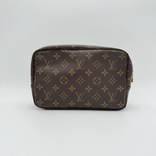 La Trousse de Toilette 23