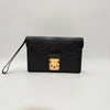 La Pochette Épi Noir avec Dragonne