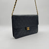 CHANEL Vintage Classic Flap - Cuir d'agneau matelassé noir - Bijouterie dorée