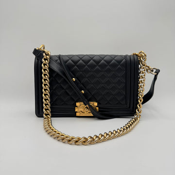 Chanel Boy Noir – Cuir de Veau – Bijouterie Dorée