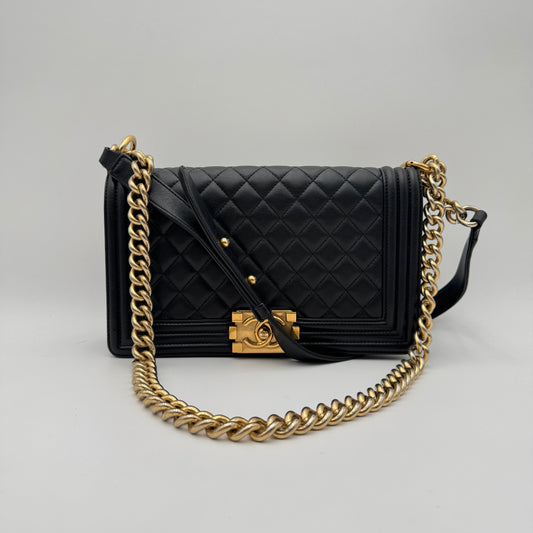 Chanel Boy Noir – Cuir de Veau – Bijouterie Dorée